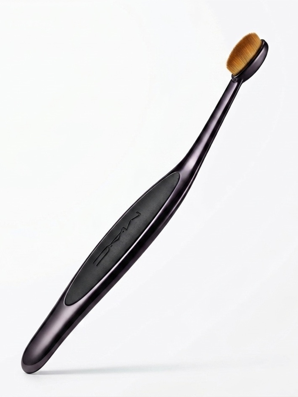MAC Cosmetics Brush Linear 1 Eye Lip Brow Brush - Masterclass Brush Collection